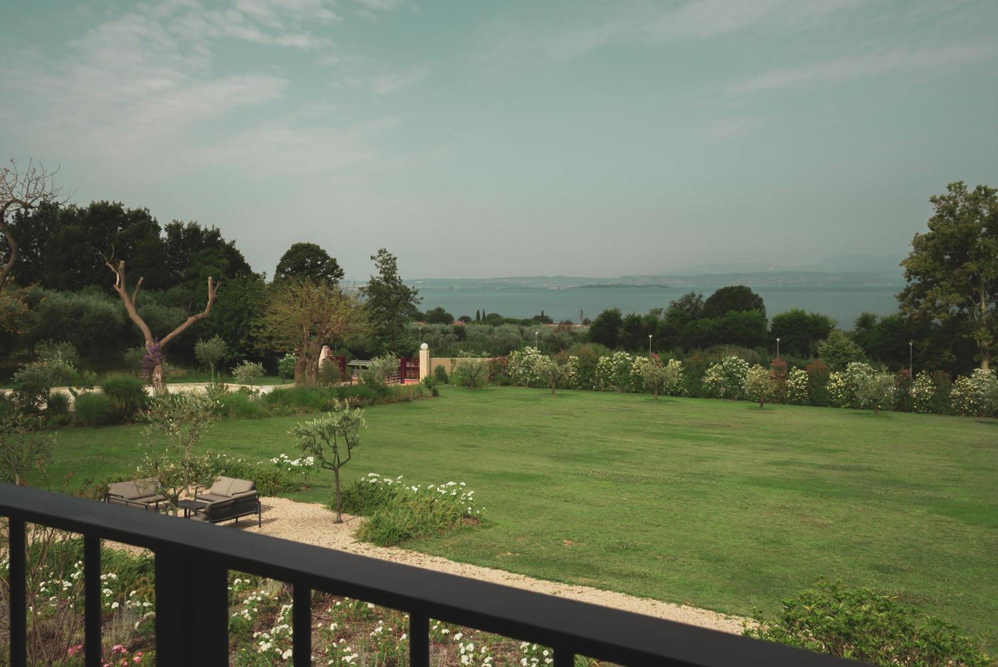 Natiia Relais - Adults Only Hotel Lazise Room photo